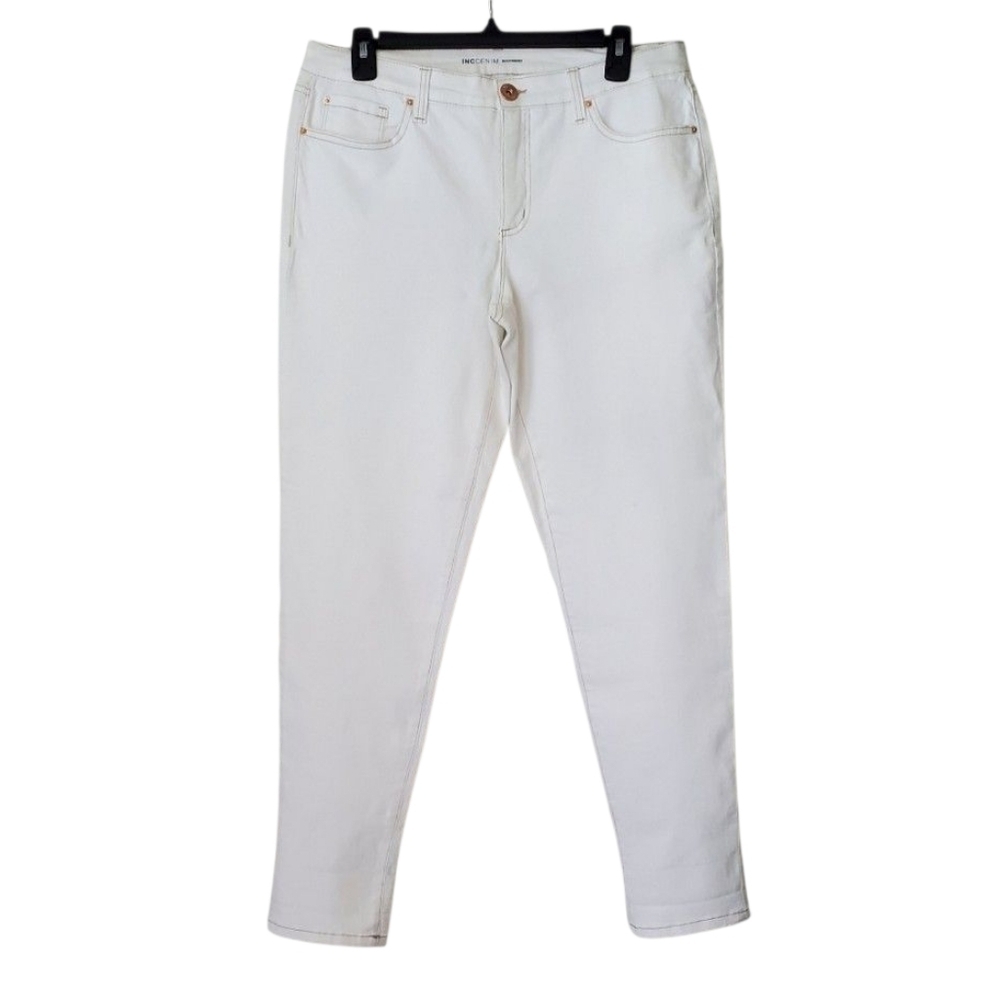 INC International Concepts White Boyfriend Straight Leg Jeans Size 8/29 NWOT